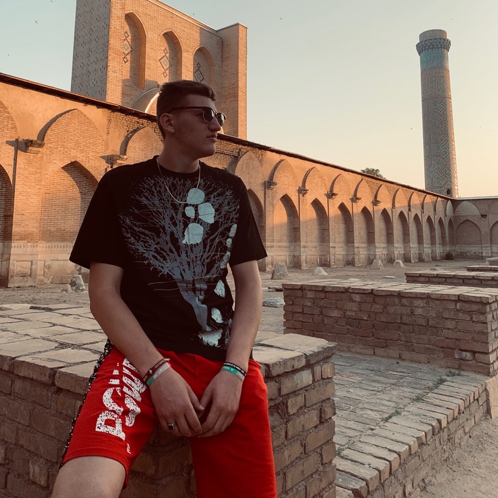 Meet your Posher, Anvar